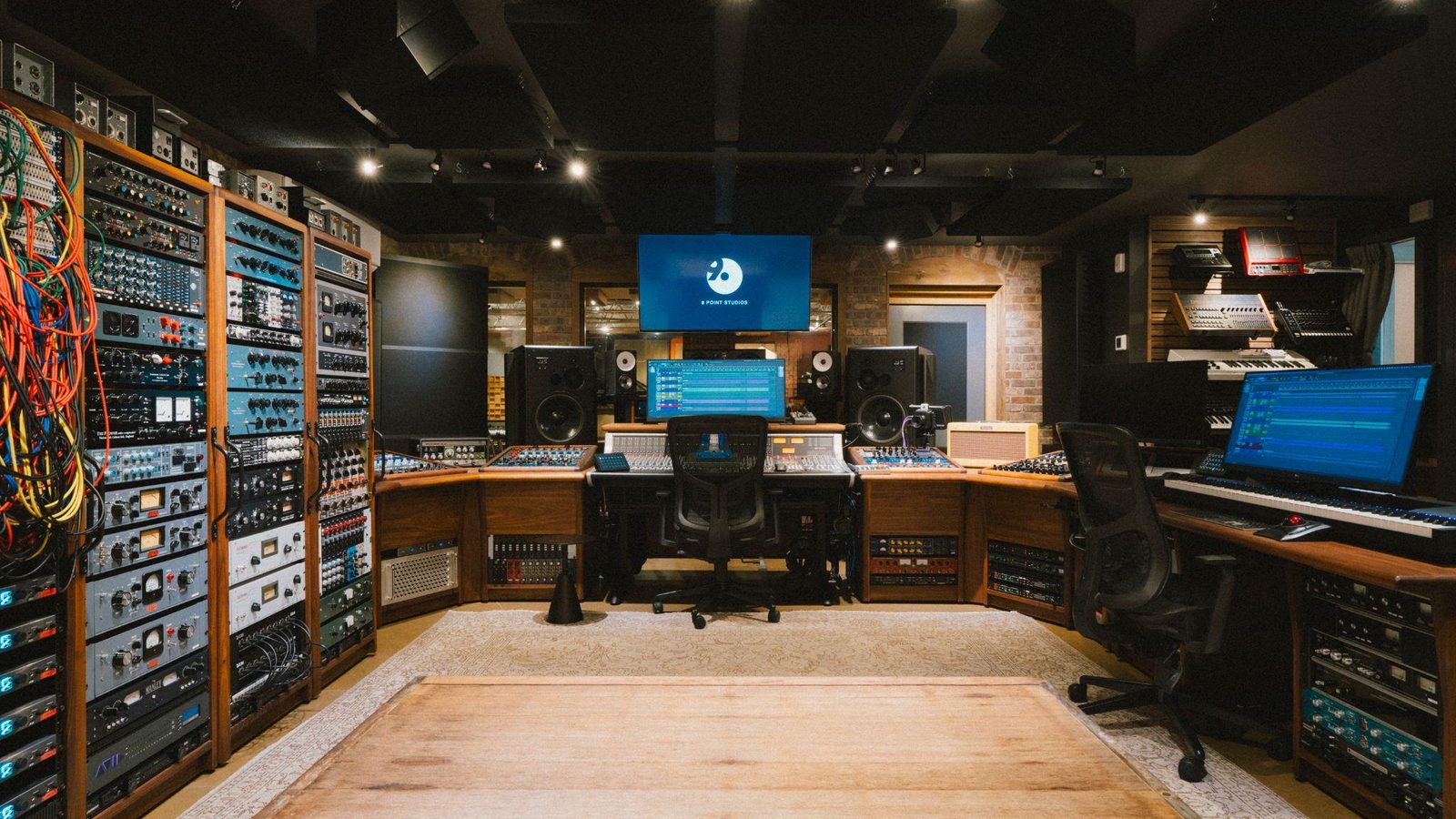 9 POINT STUDIOS studio photo