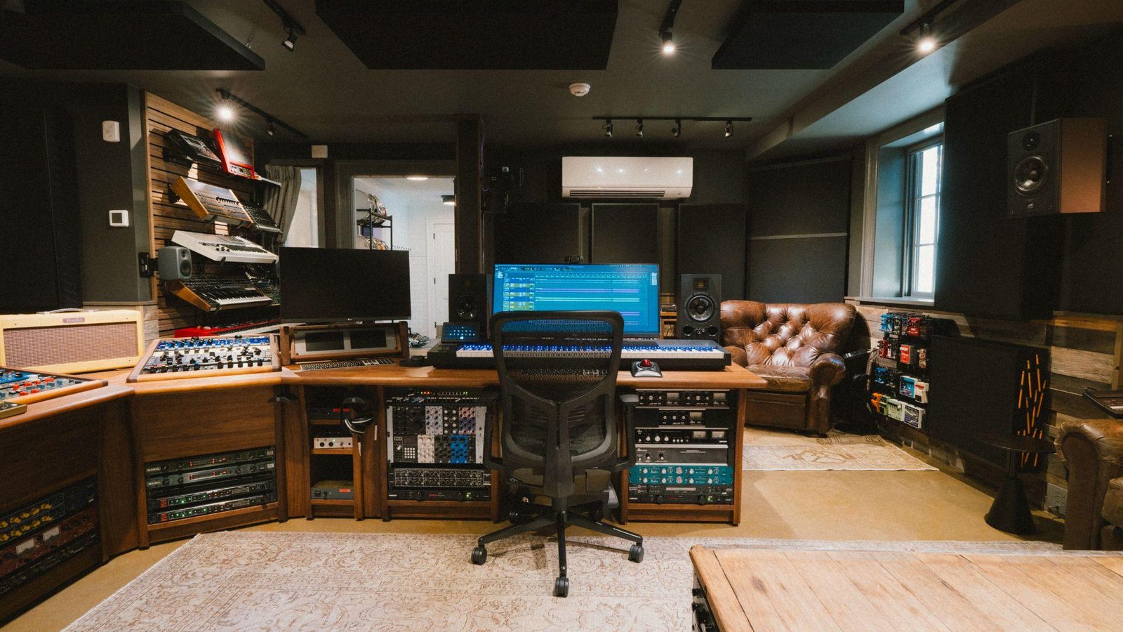 9 POINT STUDIOS studio photo
