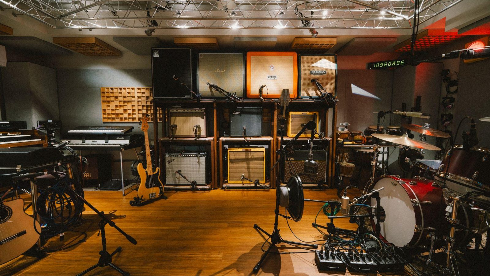 9 POINT STUDIOS studio photo