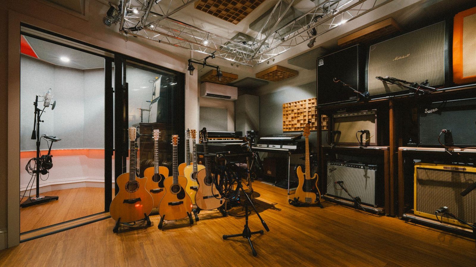 9 POINT STUDIOS studio photo